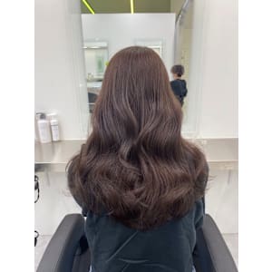 韓国風レイヤーカット【銀座駅/学割U24/前髪カット】