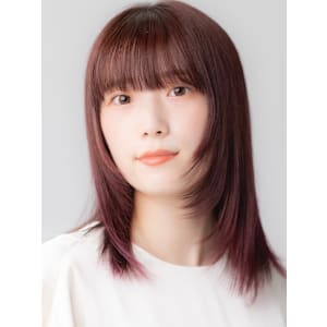 赴くままに動く毛流れでピュアさ漂うストレートミディアム - DOUBLE【ダブル】掲載中