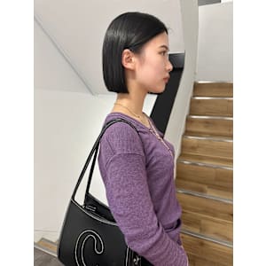 切りっぱなしボブ丸くない大人ボブ透明感ダークグレージュ艶髪