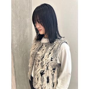 外ハネボブ顔周りレイヤーボブダークアッシュグレージュ艶髪