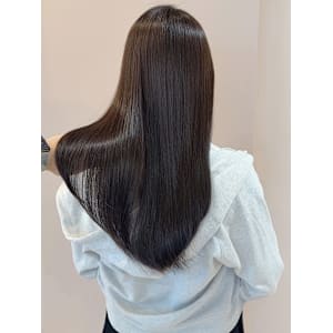 グレージュカラー ストレート 髪質改善 艶髪 透明感カラー