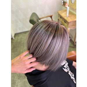 つやブリーチ - L.O.T.　Hair Resort【エルオーティー　ヘアリゾート】掲載中