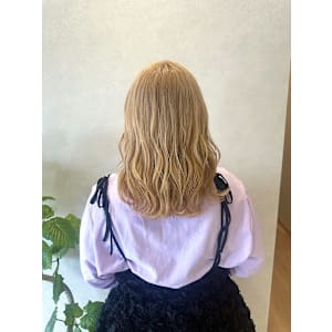 ブロンド風ベージュカラー