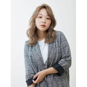 ハイトーン/かき上げ/ウェーブ - ヘアーサロン ソシエ 錦糸町店【ヘアーサロン ソシエ キンシチョウテン】掲載中