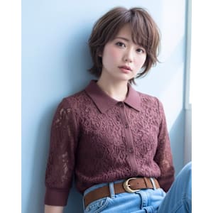 やわらかく揺れる大人のミディアムウルフ - Hivira(ハイビラ)武蔵小山の美容室【ハイビラ ムサシコヤマノビヨウシツ】掲載中