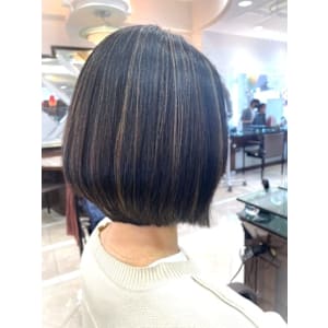 地毛に合わせたグレーカラー＋グレージュハイライト