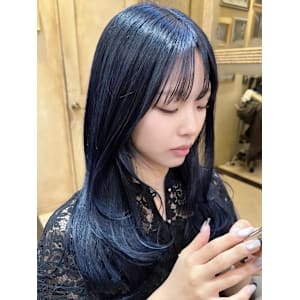 ネイビー/ブルーブラウン/ミディアムレイヤー/ハッシュカット