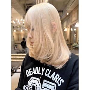 ミディアムレイヤー/バタフライカット/ゆるふわミディアム - Cyntia by artina 渋谷店【シンティアバイアルティナ　シブヤテン】掲載中