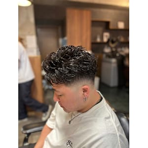 スパイキーショート - @110 BARBER SHOP CONTINENTAL【ワンワンオー バーバー ショップ コンチネンタル】掲載中