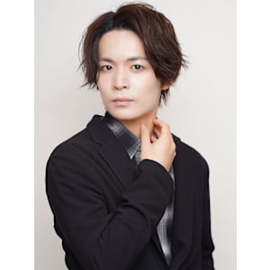 20代 センターパート 眉毛カット メンズカット ビジネス - Men's salon SEPT. 博多【メンズサロン セプト ハカタ】掲載中