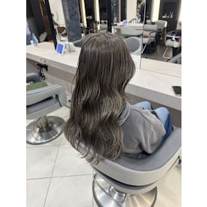 透明感抜群！アッシュグレージュのウェーブロング - HAIR & MAKE EARTH 高田馬場店【ヘアメイクアース タカダノババテン】掲載中