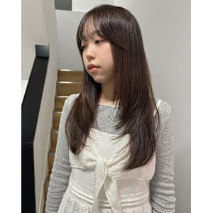 セミロングナチュラルレイヤー小顔顔まわりくすみベージュ