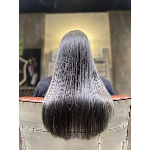 ◆ 髪質改善で叶う、透明感グレージュストレート - SANKARI 真法院店【サンカリ シンポウインテン】掲載中