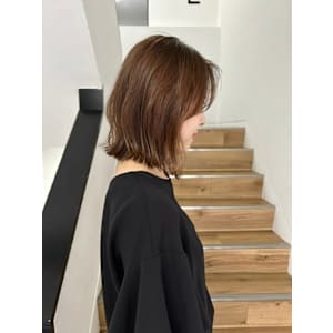 切りっぱなしボブ外ハネボブレイヤーボブ大人ボブマロンベージュ - YOKE【ヨーク】掲載中