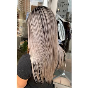 “ツヤ×透明感”で叶える！大人可愛い上品グレージュ - Arglarte【アルグラーテ】掲載中