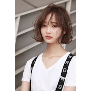 外ハネ、ラベンダーグレージュ