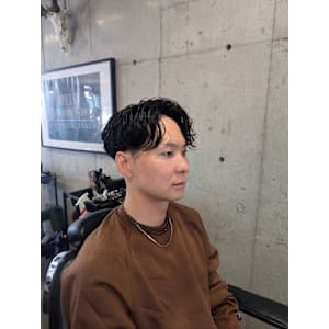 カルマ・パイラルパーマ - @110 BARBER SHOP CONTINENTAL【ワンワンオー バーバー ショップ コンチネンタル】掲載中