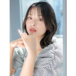 大人かわいい外ハネミディ｜銀座・有楽町の人気美容室