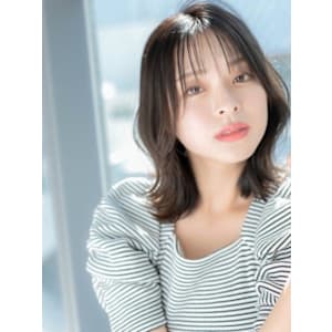 顔まわりレイヤーが可愛い外ハネミディ｜銀座の美容室 - ROMA【ローマ】銀座店【ローマ　ギンザテン】掲載中
