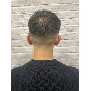 スキンフェードソフトモヒカンビジネスショート - グレイスフルバーバー プラチナム【グレイスフルバーバー プラチナム】掲載中