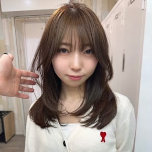 ベージュ/レイヤーカット/ミディアム - N° anfeel 渋谷【ナンバー アンフィール シブヤ】掲載中