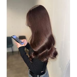 ブリーチなしでも楽しめるチョコレートカラー - ao. 渋谷/表参道 ダブルカラー・ハイトーン・髪質改善【アオ】【アオ シブヤ オモテサンドウ ダブルカラー ハイトーン カミシツカイゼン】掲載中