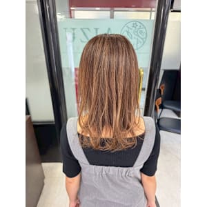 白髪ぼかしハイライト - AIZU本厚木 白髪ぼかし ハイライト バレイヤージュ 髪質改善【アイズホンアツギ シラガボカシ ハイライト バレイヤージュ カミシツカイゼン】掲載中