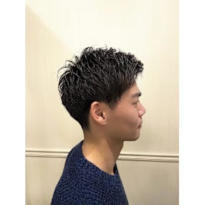 ツーブロックアイロンパーマ束感アップバングショート - グレイスフルバーバー プラチナム【グレイスフルバーバー プラチナム】掲載中