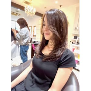 ツヤ感たっぷり小顔に見せる長めフェイスレイヤー[レイヤー] - Alushe 錦糸町店【アルーシェ】【アルーシェキンシチョウテン】掲載中