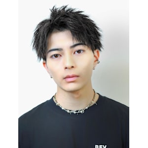 黒髪アップバングショート