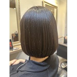 パツっと内巻きボブ