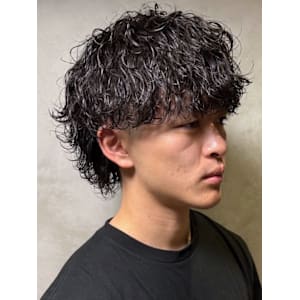 ウルフ ツーブロックマッシュ スパイラルパーマ ハードパーマ - 完全個室 THIS IS BARBER 3rd【カンゼンコシツ ディスイズバーバーサード】掲載中