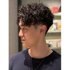 センターパート ツイストパーマ 眉毛カット ツーブロック - Men's Salon bloc【メンズサロンブロック】掲載中