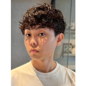 マッシュショート 束感 スパイラルパーマ 眉毛カット 20代 - Men's Salon bloc【メンズサロンブロック】掲載中