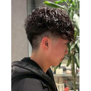 スペインカール 眉毛カット 刈り上げ 束感 メンズパーマ - Men's Salon bloc【メンズサロンブロック】掲載中