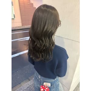 透明感カラーオリーブベージュ　アッシュブラウン - TEAR AVEDA【ティアアヴェダ】掲載中