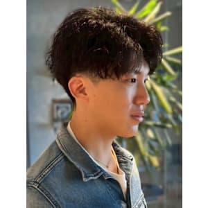 センターパート ツイストパーマ 束感 ツーブロック 刈り上げ - Men's Salon bloc【メンズサロンブロック】掲載中