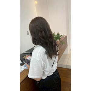 オリーブグレージュ