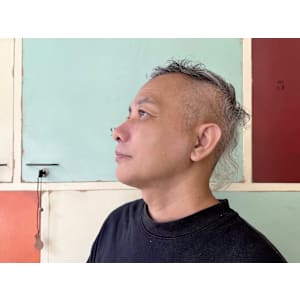 メンズヘアカット - THE BEEHIVE DELUXE【ビーハイブ デラックス】掲載中