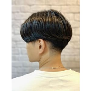 センターパートスタイル