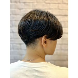 センターパートスタイル