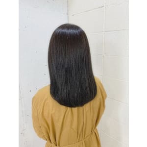 重めミディアムヘア