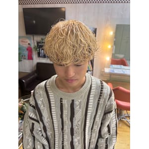 メンズパーマ/ブリーチ/ハイトーン/ブロンドカラー - Hair & Nail Studio Bloom【ヘアーアンドネイルスタジオブルーム】掲載中