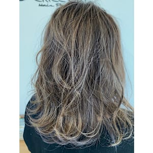 ミディアムスタイル - chill out 南塚口本店【チルアウト ミナミツカグチホンテン】掲載中