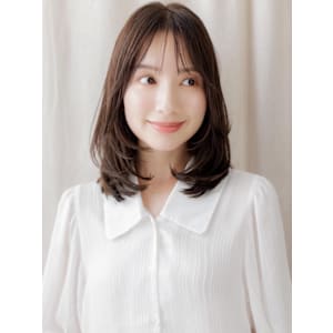 チャコールグレーバタフライカット顔周りレイヤー30代40代 - COVER HAIR & SPA bliss【カバーヘア アンド スパ ブリス】浦和/浦和西口店【カバー ヘア アンド スパ ブリス ウラワ ウラワニシグチテン】掲載中