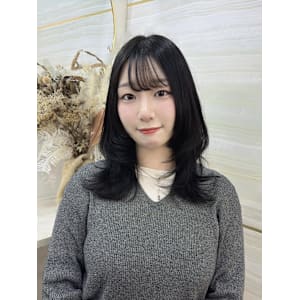 《高橋亜美》アッシュブラック/ハッシュカット - elu by lovis【エル バイ ラビス】掲載中