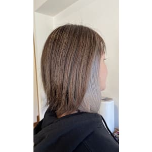 イヤリングカラー×シルバーグレージュ - chill out 南塚口本店【チルアウト ミナミツカグチホンテン】掲載中