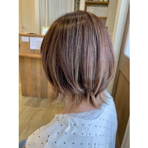 柔らかベージュインナーカラー×ハイライト20代30代40代 - chill out 塚口本町店【チルアウト ツカグチホンマチテン】掲載中