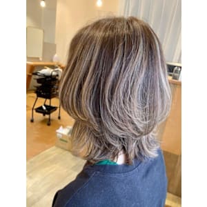 ウルフスタイル×アッシュベージュハイライト30代40代50代