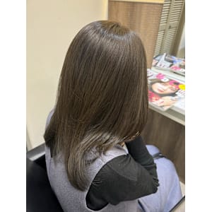 オリーブベージュ